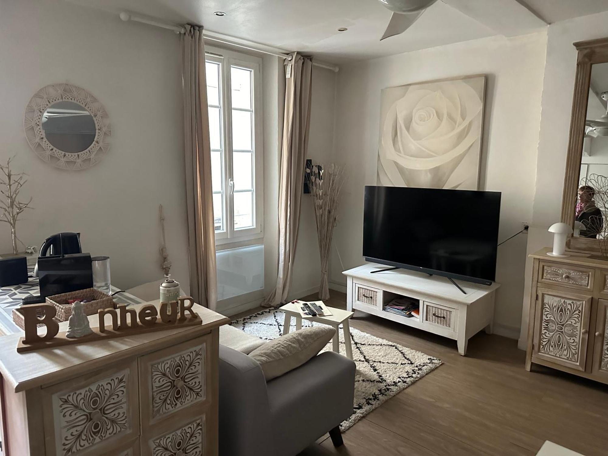 Studio Tt Equipe Parking Coeur Ville Sanary-sur-Mer Exterior photo